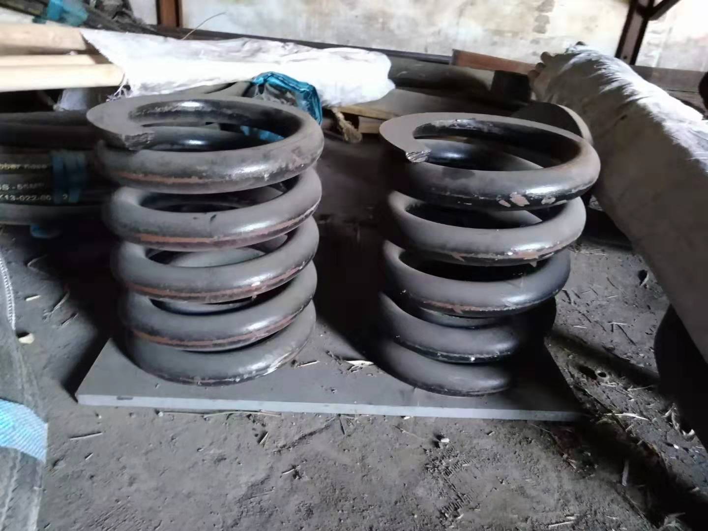 电动筛分机中振动弹簧的作用